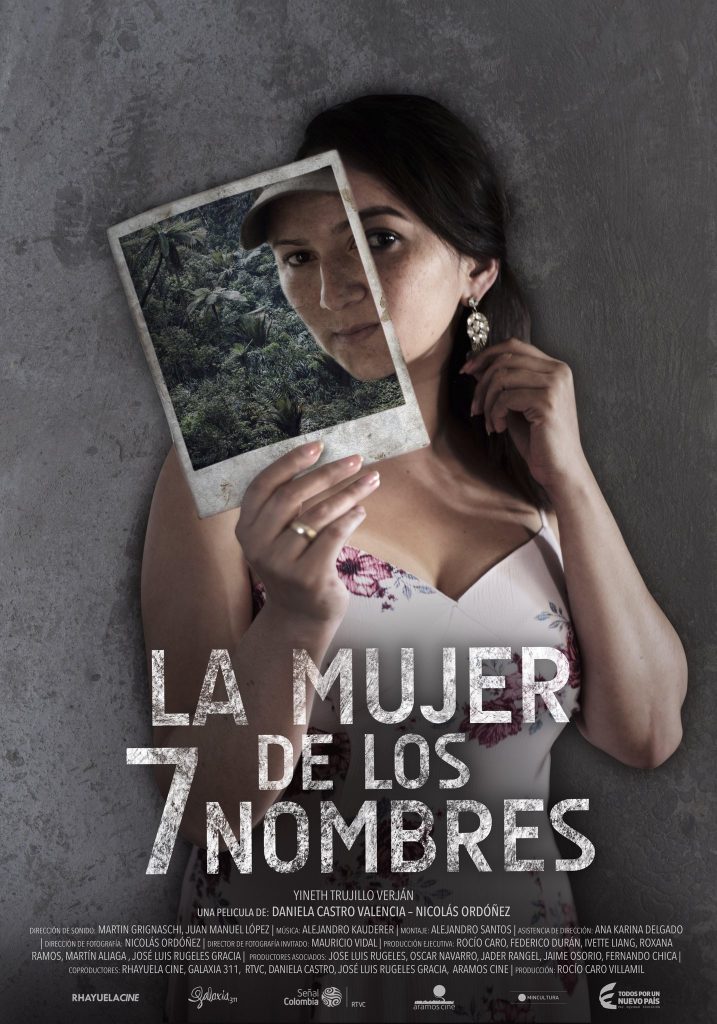 poster de la mujer de los 7 nombres